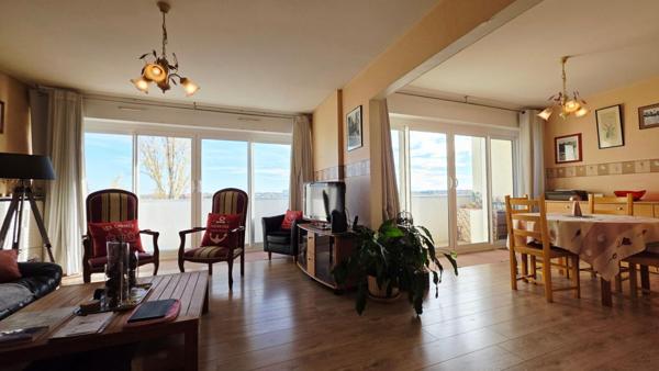 BOURGES APPARTEMENT DE 86.1M² 4 PIECES BALCONS ASCENSEUR PARKING