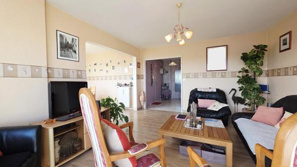 BOURGES APPARTEMENT DE 86.1M² 4 PIECES BALCONS ASCENSEUR PARKING