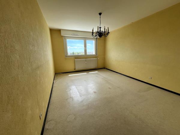 A Fessenheim, au 3? et dernier étage d'une résidence bien située, découvrez cet appartement lumineux de 68 m² avec deux balcons et cave.