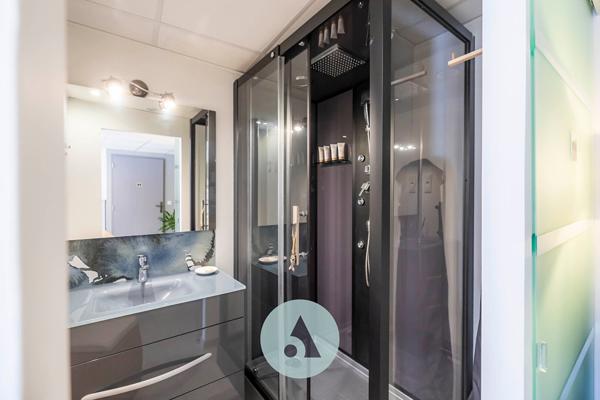 Bureaux 2 pièces 48.9 m2
