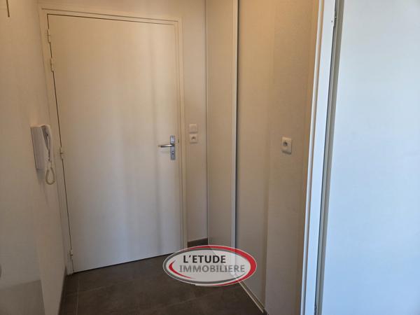 St Herblain Bourg : T2 de 40 m² de 2013, balcon et parking privatif !
