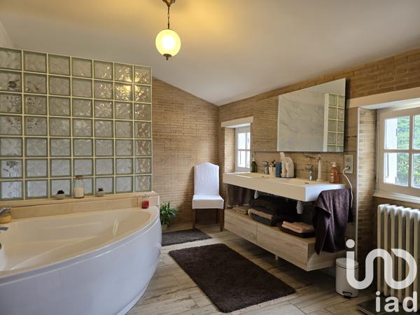 Maison à vendre 10 pièces 270 m² Saint-Laurent-de-Cognac