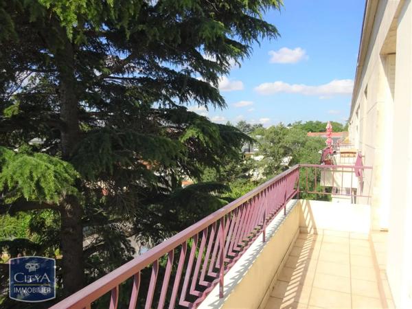 Appartement à louer 4 pièces 83.95m² Neuilly-Plaisance (93360)