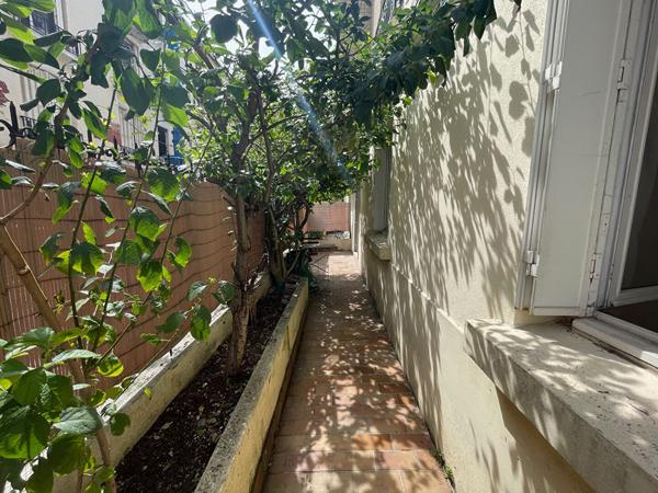 Appartement organisé autour d'une TERRASSE !