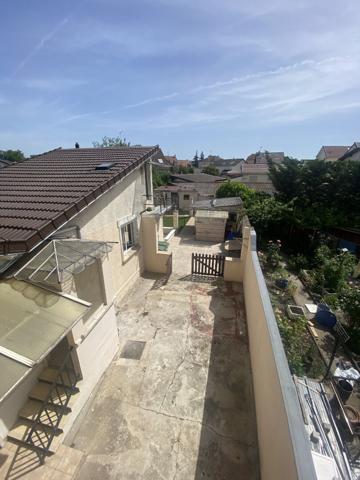 Maison Drancy 7 pièce(s) 168.4 m2 355m2 de terrain 5 stationnements