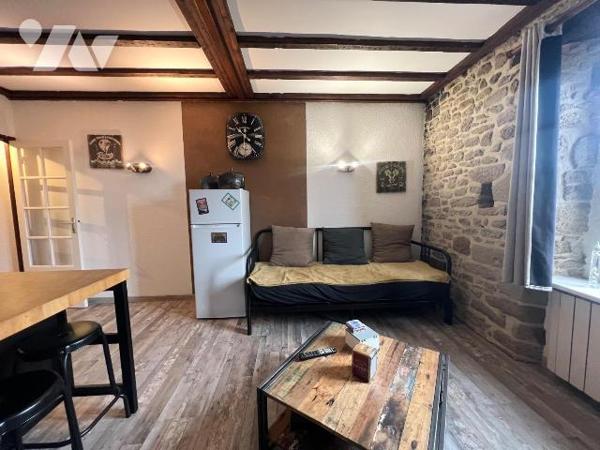 A VENDRE - GUERANDE INTRA MUROS - TOUT A PIED - CHARMANT APPARTEMENT T2
Aux pieds des commerce...