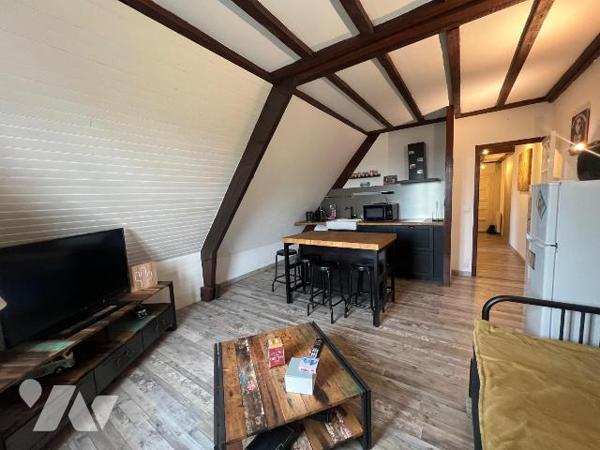 A VENDRE - GUERANDE INTRA MUROS - TOUT A PIED - CHARMANT APPARTEMENT T2
Aux pieds des commerce...