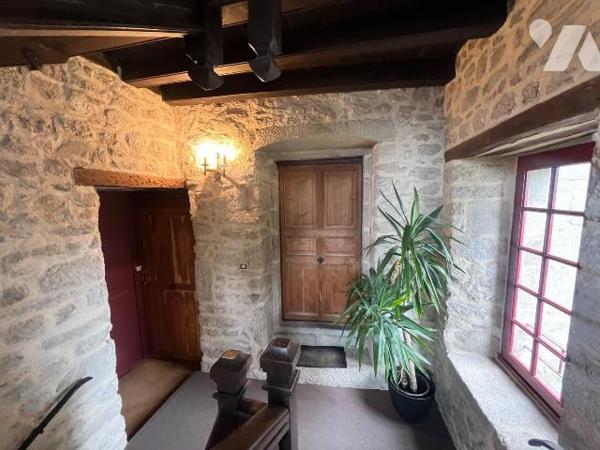 A VENDRE - GUERANDE INTRA MUROS - TOUT A PIED - CHARMANT APPARTEMENT T2
Aux pieds des commerce...