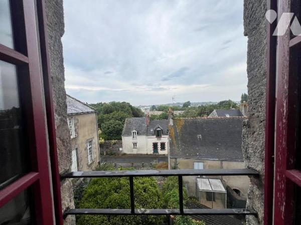 A VENDRE - GUERANDE INTRA MUROS - TOUT A PIED - CHARMANT APPARTEMENT T2
Aux pieds des commerce...
