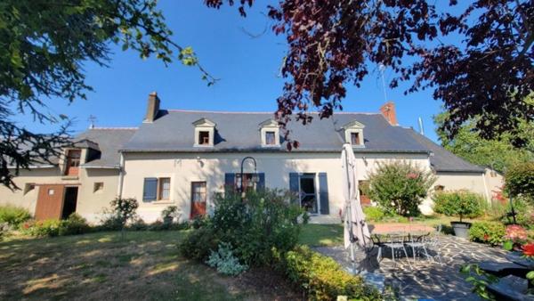 Magnifique propriété comprenant une longère et une vaste grange indépendante