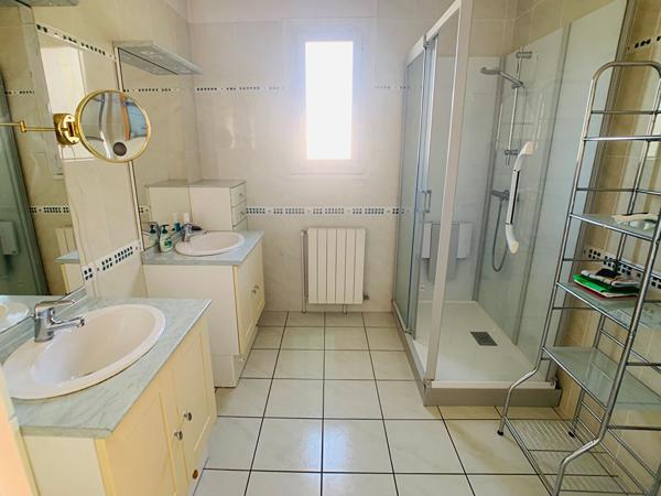 A SCIECQ. Maison de 4 pièces 120 m2., Sciecq 79000