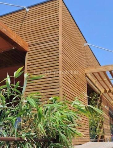 LE-TEICH LOCAL COMMERCIAL 197M² PROCHE AUTOROUTE