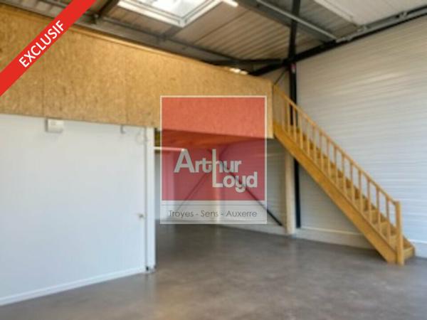 Exclusivité à saisir sur la Chapelle-St-Luc!