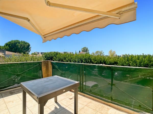 Castelnau-le-Lez (34170) Résidence fermée, sécurisée et arborée T2 avec parking et terrasse.