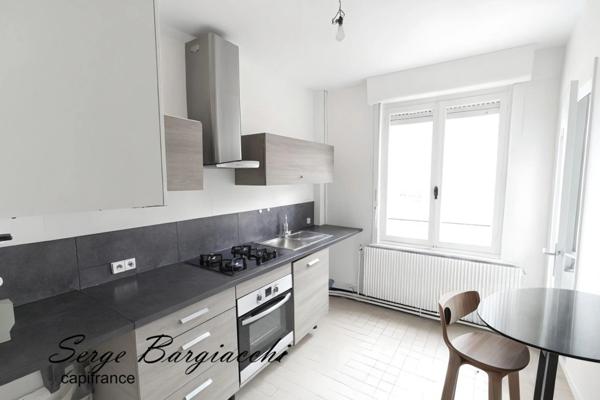 a Douai Gare (59), Appartement 2 pièces, 42 m², 1 chambre