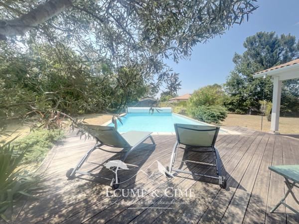 Maison au calme avec grand terrain, piscine et garage