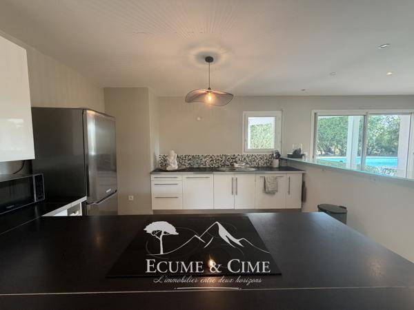 Maison au calme avec grand terrain, piscine et garage