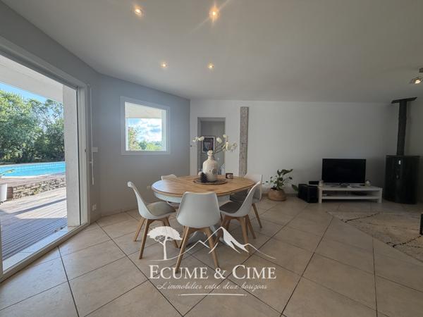 Maison au calme avec grand terrain, piscine et garage