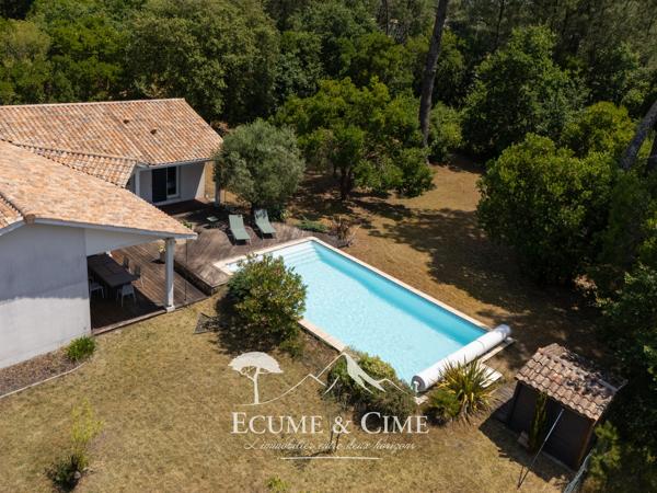 Maison au calme avec grand terrain, piscine et garage