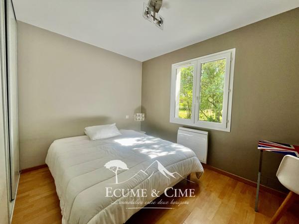 Maison au calme avec grand terrain, piscine et garage