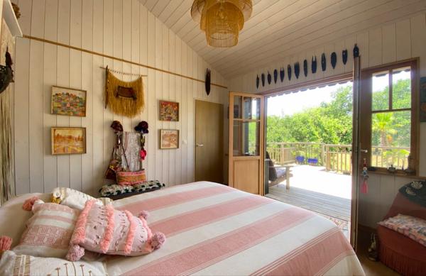 Maison d'artiste chic et boheme à Gujan-Mestras Port de Larros ! Parcelle de 2179 m2, Maison 4P de 127 m2, atelier de 40 m2 !