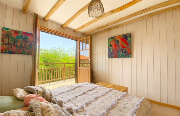 Maison d'artiste chic et boheme à Gujan-Mestras Port de Larros ! Parcelle de 2179 m2, Maison 4P de 127 m2, atelier de 40 m2 !
