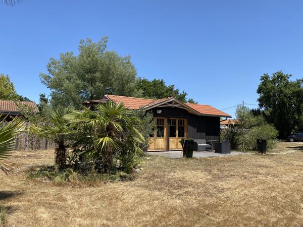 Maison d'artiste chic et boheme à Gujan-Mestras Port de Larros ! Parcelle de 2179 m2, Maison 4P de 127 m2, atelier de 40 m2 !