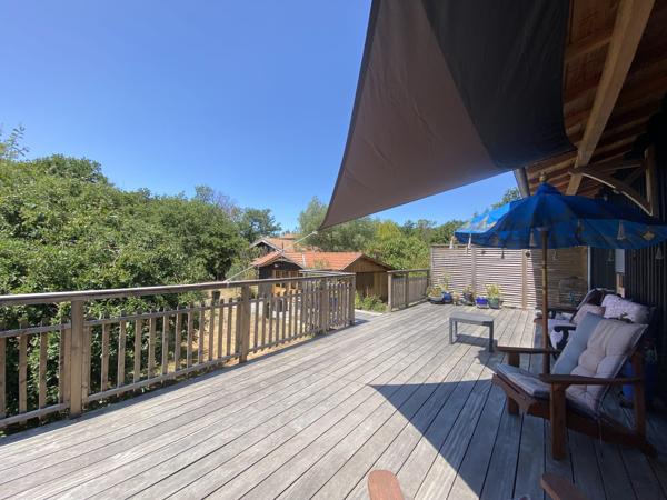 Maison d'artiste chic et boheme à Gujan-Mestras Port de Larros ! Parcelle de 2179 m2, Maison 4P de 127 m2, atelier de 40 m2 !