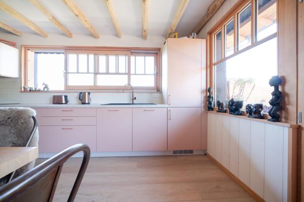 Maison d'artiste chic et boheme à Gujan-Mestras Port de Larros ! Parcelle de 2179 m2, Maison 4P de 127 m2, atelier de 40 m2 !