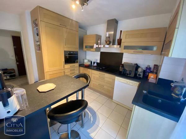 Appartement à louer 3 pièces 68.79m² Toulon (83100)