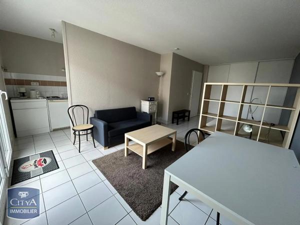 Appartement à louer 1 pièce 33.29m² Laval (53000)