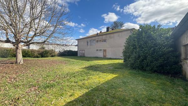 Maison individuelle - Saint Avold - centre ville - 140 m² - 4 chambres - Terrain 18 ares - Garage