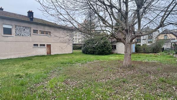 Maison individuelle - Saint Avold - centre ville - 140 m² - 4 chambres - Terrain 18 ares - Garage