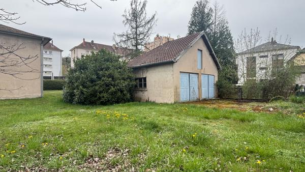 Maison individuelle - Saint Avold - centre ville - 140 m² - 4 chambres - Terrain 18 ares - Garage