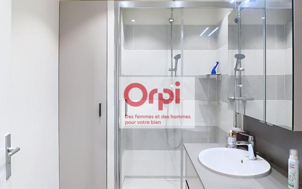 Appartement à vendre    1 pièce • 33 m2 Issy-les-Moulineaux