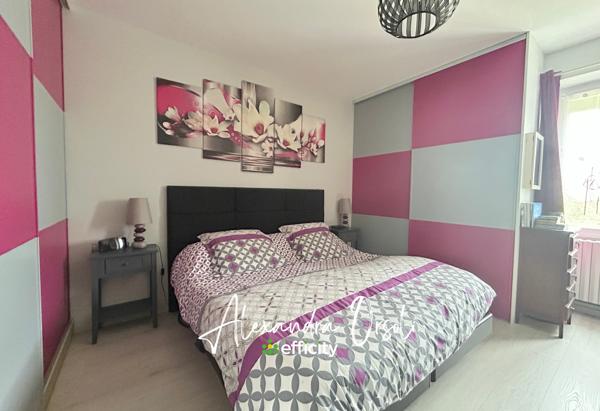 Maison
         9 pièces
        - 205 m² Exclusivité 349 900 € *