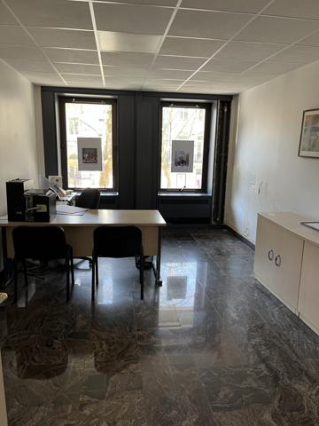 Lille Blvd de la Liberté : 400m2 de bureaux + 5 parkings