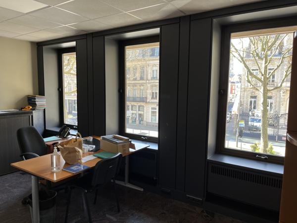 Lille Blvd de la Liberté : 400m2 de bureaux + 5 parkings