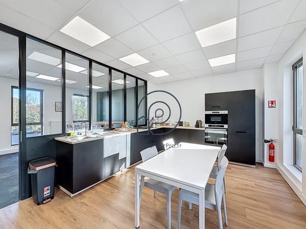 Local aménagé avec chambres froides Lille 514 m2