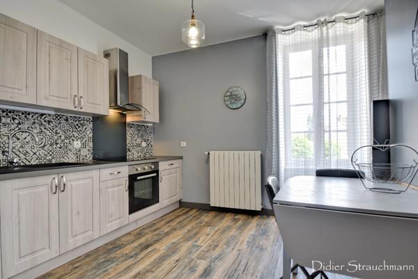 Dpt Charente Maritime (17), à vendre SAINT SAVINIEN immeuble