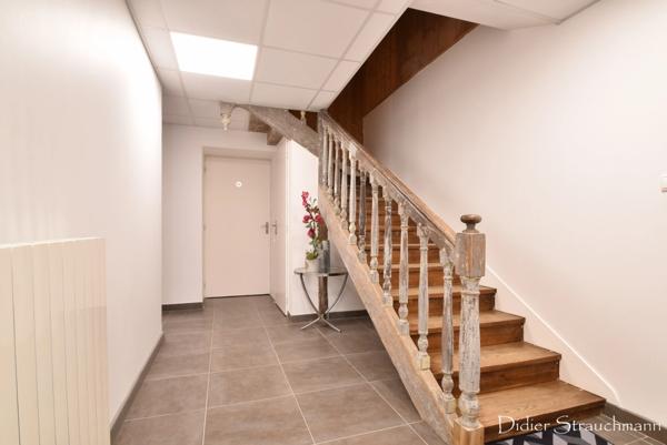 Dpt Charente Maritime (17), à vendre SAINT SAVINIEN immeuble