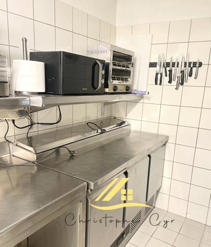 Immobilier Fréjus (83600) – Fonds de commerce 80m2 – 459 000 €