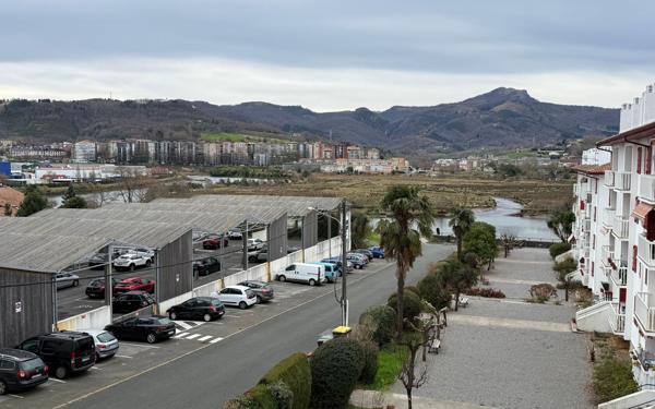 Appartement à vendre    4 pièces • 64,97 m2 Hendaye