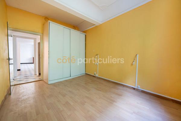 Vente
                Appartement74,15 m² - 3 Pièces -
                    NARBONNE (11100)