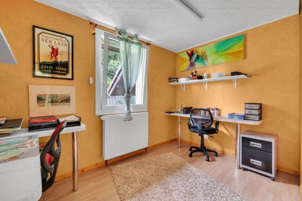 Villa familiale d’exception avec vaste terrain, piscine et prestations soignées – Somont (Yenne)