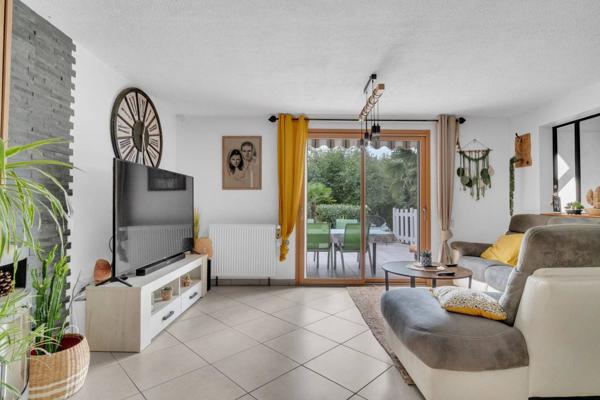 Villa familiale d’exception avec vaste terrain, piscine et prestations soignées – Somont (Yenne)