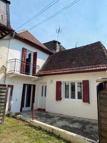 Maison T4--Garage-Atelier-Jardinet centre ville de Salies-de-Béarn