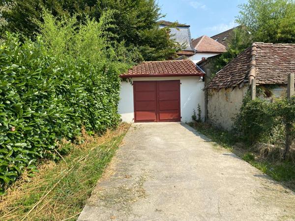 Maison T4--Garage-Atelier-Jardinet centre ville de Salies-de-Béarn