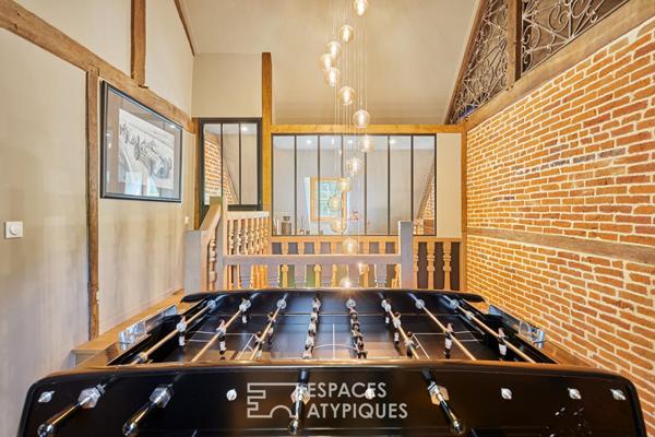 Manoir d’exception rénové et sa piscine nichés dans un parc
