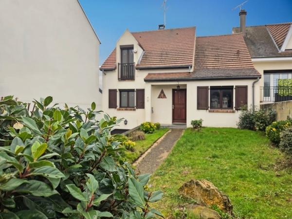 PROCHE CENTRE-VILLE- Maison, DPE D, Chambre en rez-de-chaussée et sous-sol total.